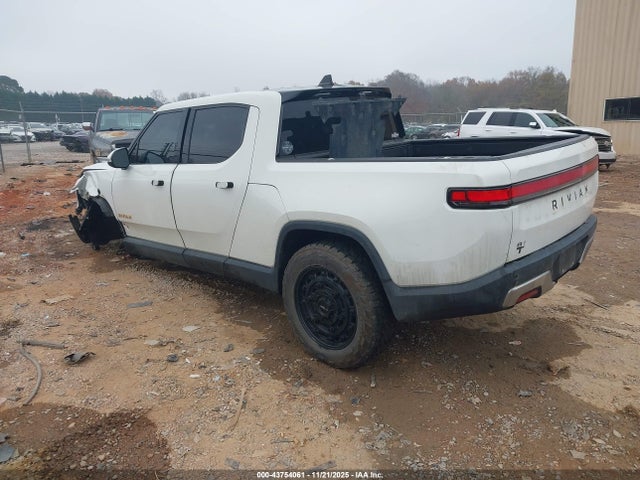 2022 RIVIAN R1T 7FCTGAAAXNN013896 Photo 2