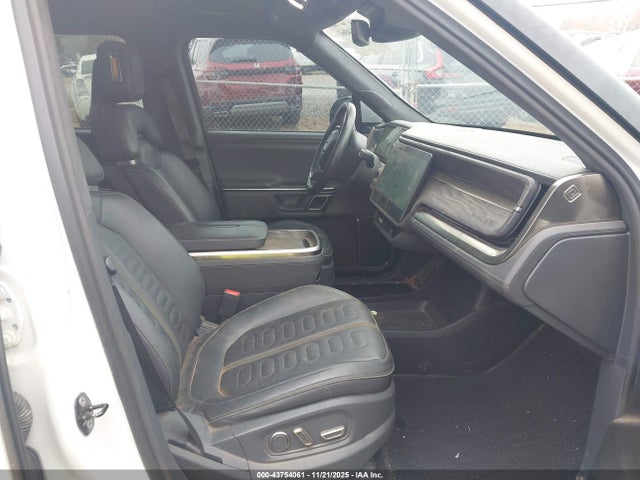 2022 RIVIAN R1T 7FCTGAAAXNN013896 Photo 4