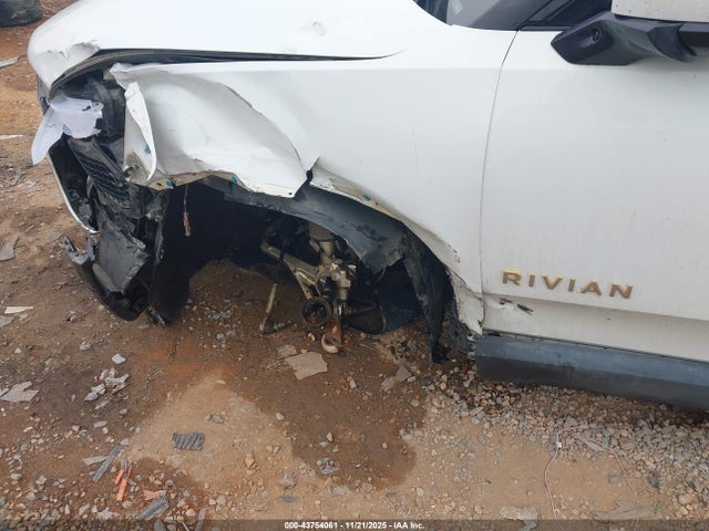 2022 RIVIAN R1T 7FCTGAAAXNN013896 Photo 5