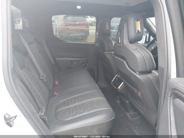 2022 RIVIAN R1T 7FCTGAAAXNN013896 Photo 7