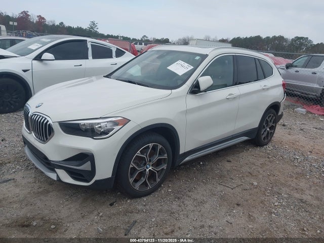 2021 BMW X1 WBXJG7C00M5S77392 Photo 1