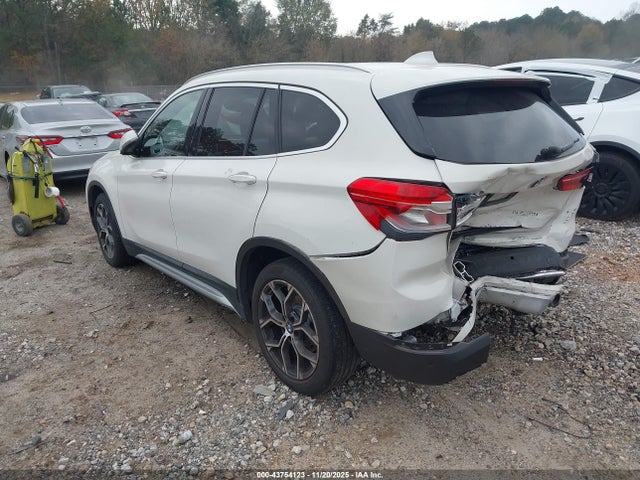 2021 BMW X1 WBXJG7C00M5S77392 Photo 2