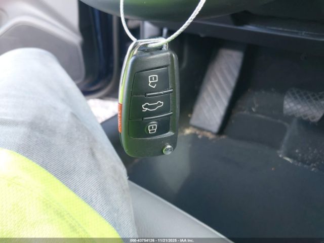 2018 AUDI A3 WAUAUGFF4J1083406 Photo 10