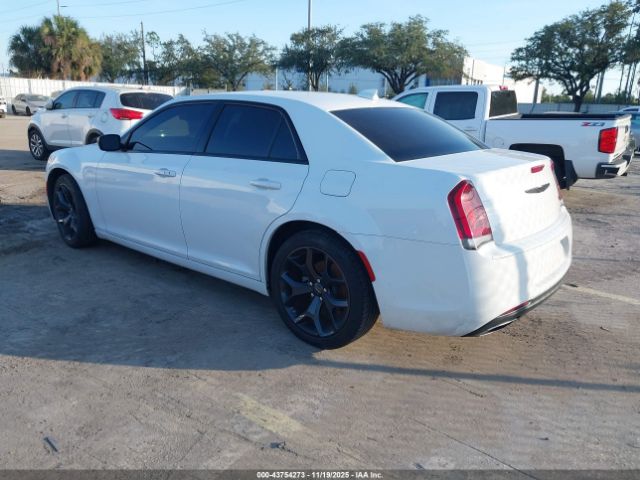 2022 CHRYSLER 300 2C3CCAAG0NH107501 Photo 2