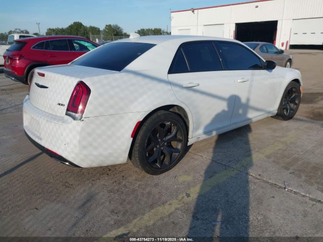 2022 CHRYSLER 300 2C3CCAAG0NH107501 Photo 3