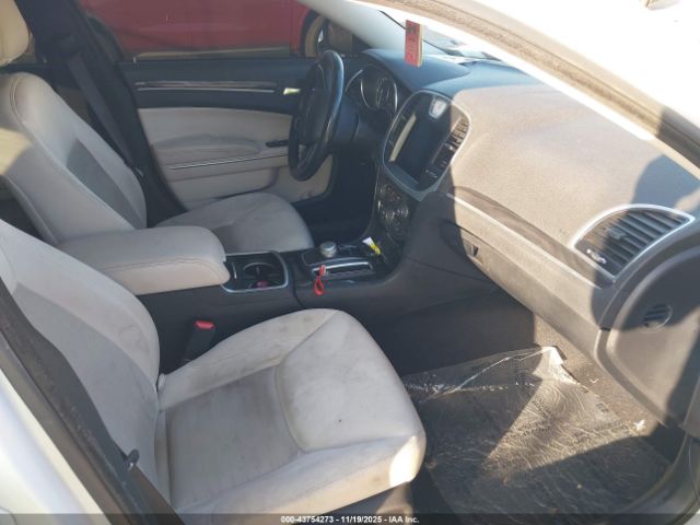 2022 CHRYSLER 300 2C3CCAAG0NH107501 Photo 4