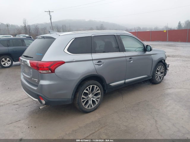 2017 MITSUBISHI OUTLANDER JA4AZ3A35HZ008231 Photo 3