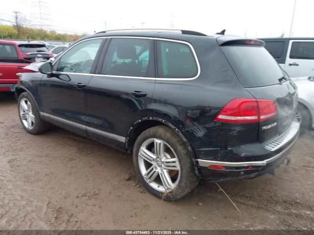 2016 VOLKSWAGEN TOUAREG WVGEF9BPXGD011654 Photo 2