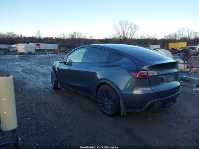 2021 TESLA MODEL Y 5YJYGAEE9MF197606 Photo 2
