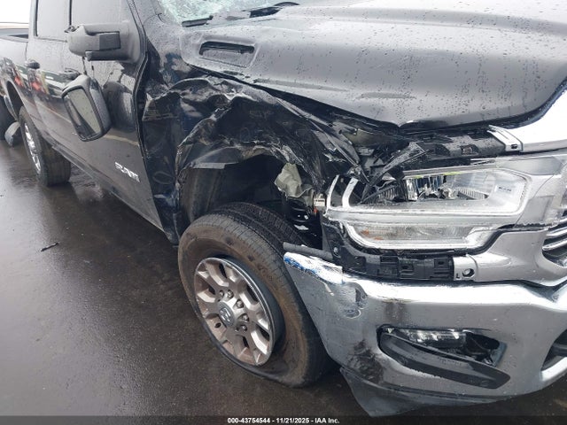 Продажа на аукционе авто 2024 Ram 2500 Laramie  4x4 6'4 Box, vin: 3C6UR5FL9RG375861, номер лота: 43754544