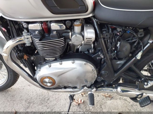 2017 TRIUMPH MOTORCYCLE BONNEVILLE SMTD40HL7HT821578 Photo 8