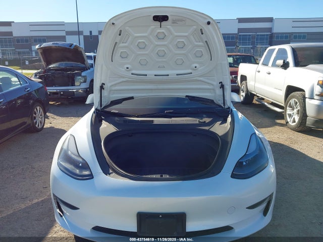 2023 TESLA MODEL 3 5YJ3E1EA9PF460470 Photo 9