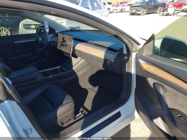 2023 TESLA MODEL 3 5YJ3E1EA9PF460470 Photo 4