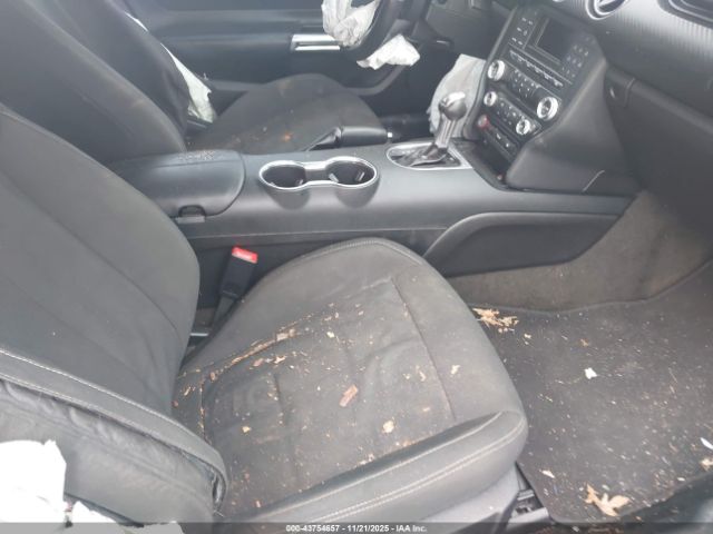 2018 FORD MUSTANG 1FA6P8TH8J5153631 Photo 4