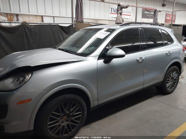 WP1AA2A21HKA86673 Porsche Cayenne Platinum Edition
