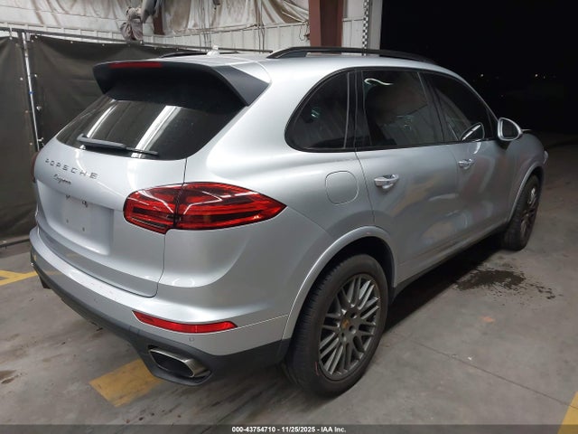 2017 PORSCHE CAYENNE WP1AA2A21HKA86673 Photo 3