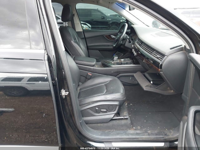 2017 AUDI Q7 WA1LAAF7XHD048124 Photo 4