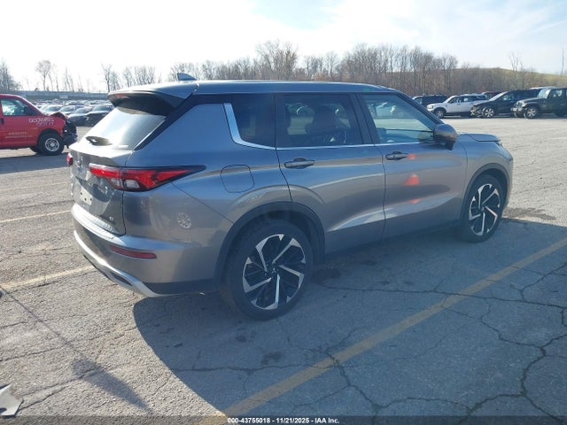 2022 MITSUBISHI OUTLANDER JA4J4UA82NZ043336 Photo 3