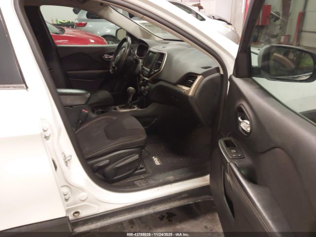 2015 JEEP CHEROKEE 1C4PJLCB0FW530825 Photo 4