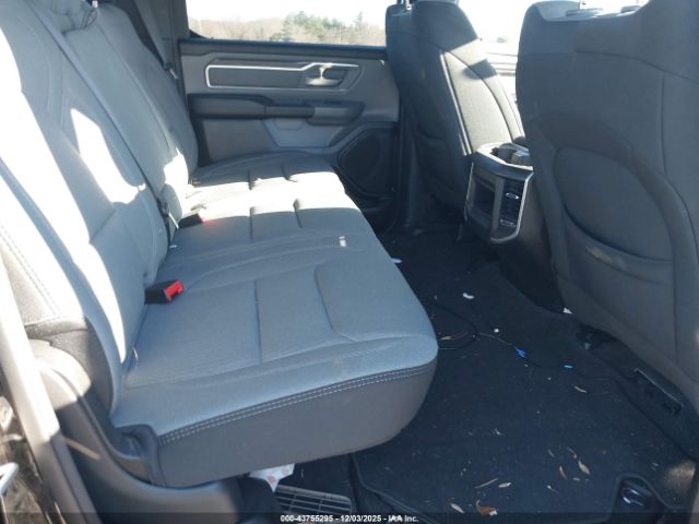 2023 RAM 1500 1C6RRFFG3PN578392 Photo 7