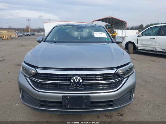 Продажа на аукционе авто 2022 Volkswagen Jetta 1.5t Sel, vin: 3VWGM7BU4NM010611, номер лота: 43755446