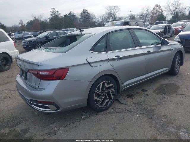 Продажа на аукционе авто 2022 Volkswagen Jetta 1.5t Sel, vin: 3VWGM7BU4NM010611, номер лота: 43755446
