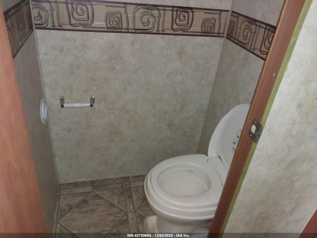 43755604 :رقم المزاد ، 1SABS0BR1A1E25069 vin ، 2010 Starcraft Autumn Ridge 295rls مزاد بيع