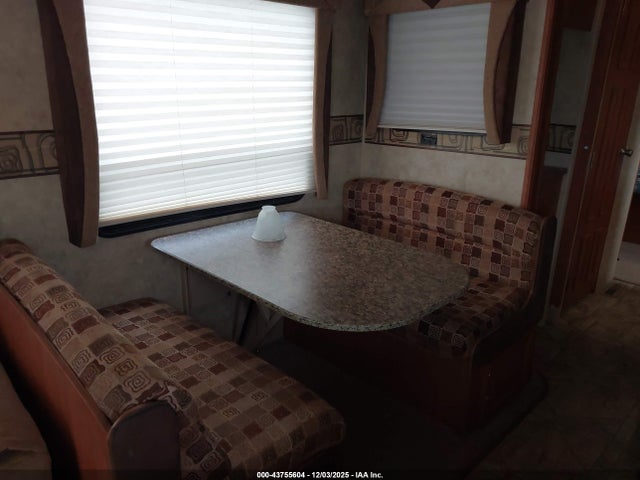 43755604 :رقم المزاد ، 1SABS0BR1A1E25069 vin ، 2010 Starcraft Autumn Ridge 295rls مزاد بيع