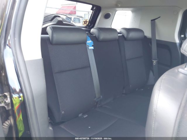 2007 TOYOTA FJ CRUISER JTEBU11F570027108 Photo 7