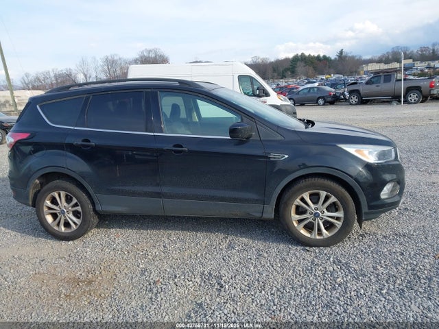 2018 Ford Escape Se მანქანა იყიდება აუქციონზე, vin: 1FMCU9GD0JUD33982, აუქციონის ნომერი: 43755731