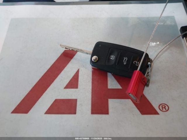 2018 VOLKSWAGEN BEETLE 3VWJD7AT5JM711702 Photo 10