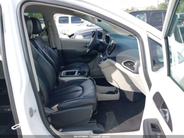 2024 CHRYSLER PACIFICA HYBRID 2C4RC1S70RR103971 Photo 4