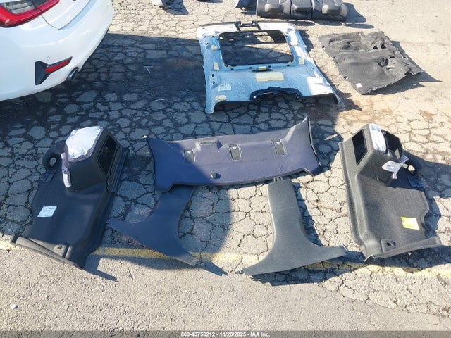 WBA5R1C55KAJ99209 BMW 330I