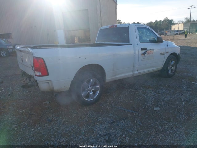 2015 RAM 1500 3C6JR7DT6FG676732 Photo 3
