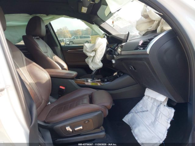 2019 BMW X3 5UXTR9C57KLD99099 Photo 4