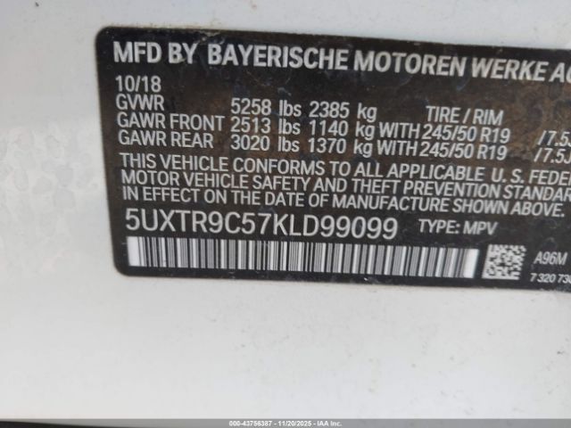 2019 BMW X3 5UXTR9C57KLD99099 Photo 8