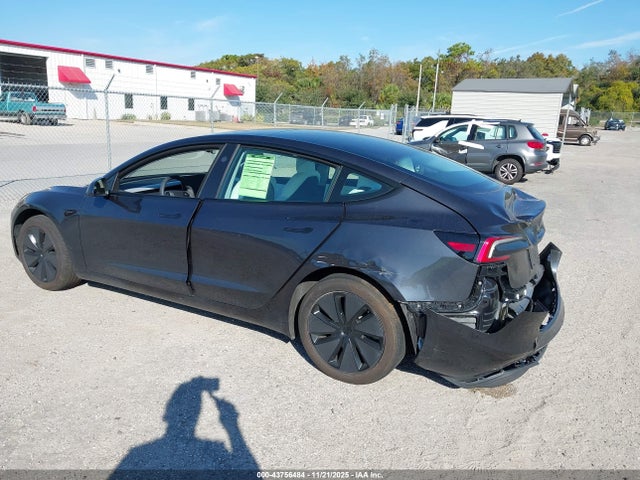 2025 TESLA MODEL 3 5YJ3E1EA4SF047252 Photo 2