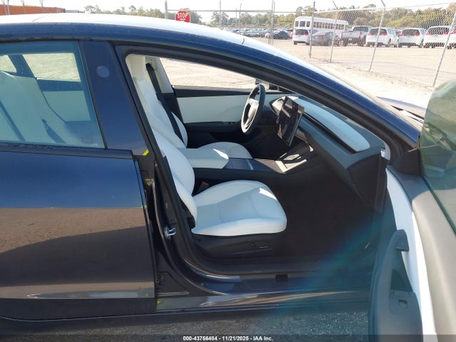 2025 TESLA MODEL 3 5YJ3E1EA4SF047252 Photo 4