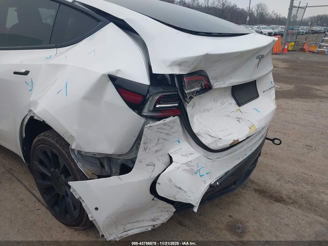 2022 TESLA MODEL Y 7SAYGDEE0NF356762 Photo 5