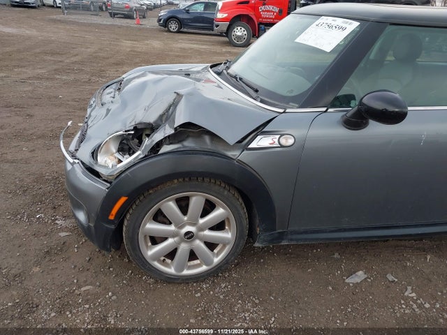 2010 MINI COOPER S WMWMF7C55ATZ69936 Photo 5