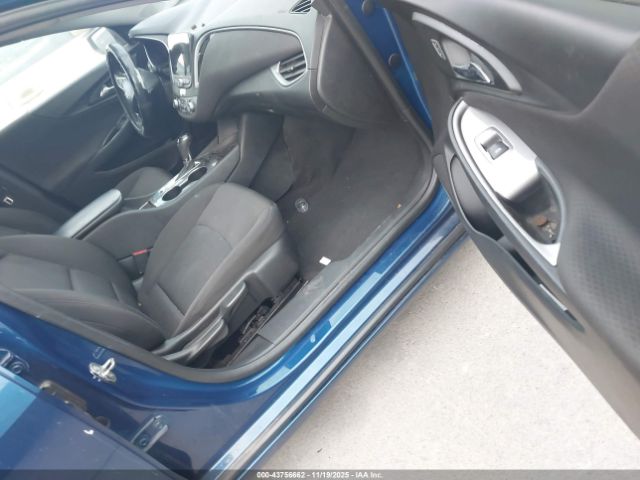 2019 CHEVROLET MALIBU 1G1ZB5ST4KF214116 Photo 4