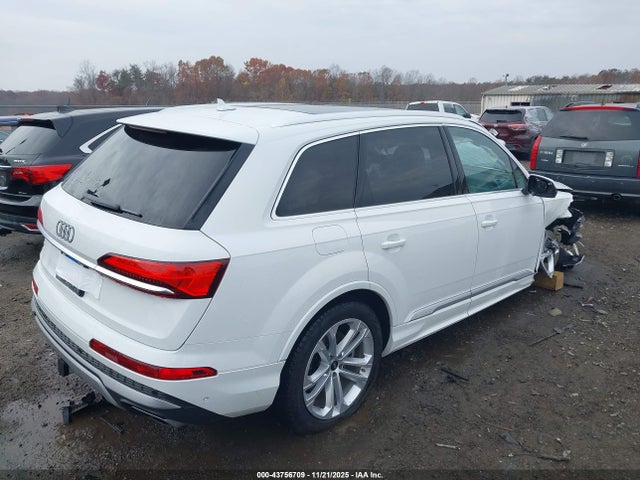2025 AUDI Q7 WA1LCBF7XSD001327 Photo 3