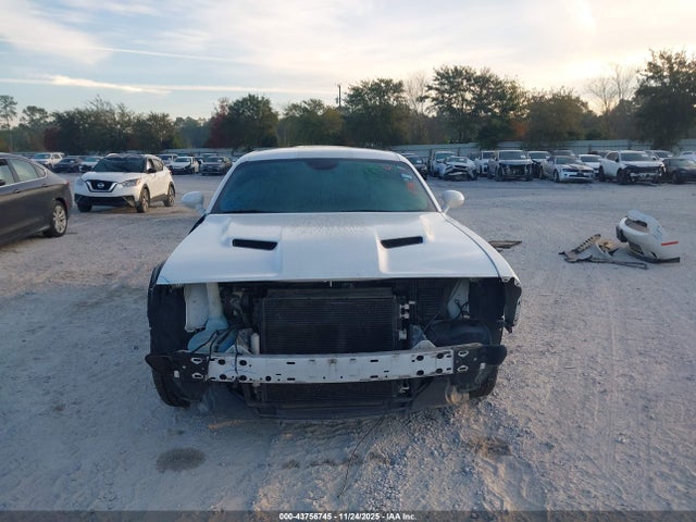 2C3CDZAG5FH822769 Dodge Challenger Sxt
