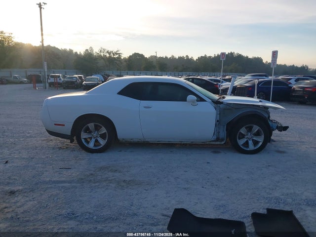 2C3CDZAG5FH822769 Dodge Challenger Sxt