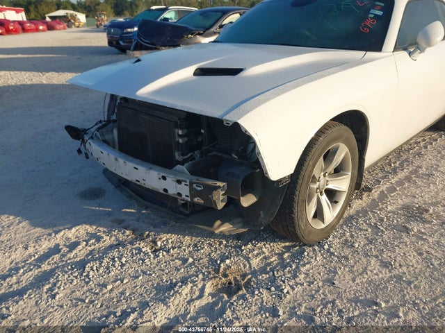 2C3CDZAG5FH822769 Dodge Challenger Sxt