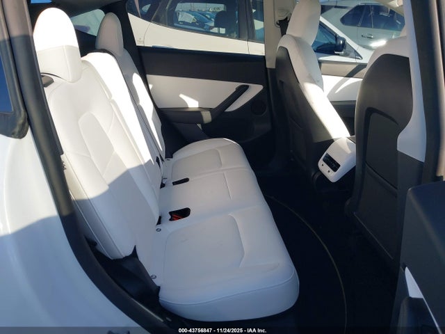 2022 TESLA MODEL Y 7SAYGDEF0NF488560 Photo 7