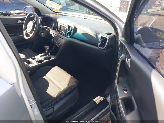 2018 Kia Sportage Lx მანქანა იყიდება აუქციონზე, vin: KNDPMCAC5J7403588, აუქციონის ნომერი: 43756919