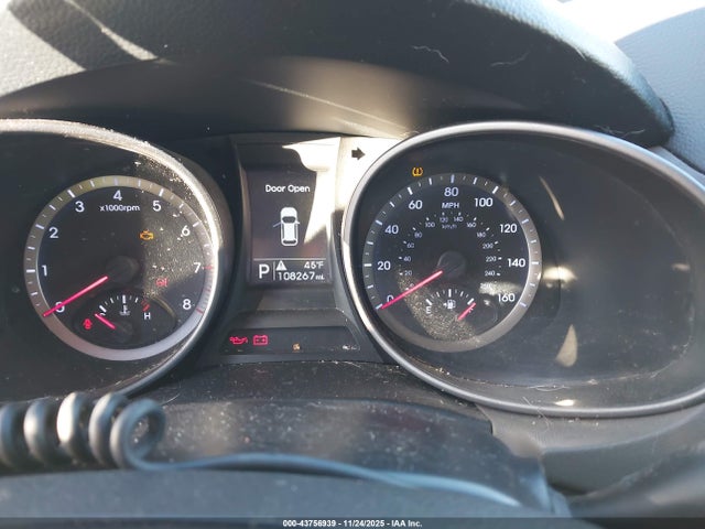 Продажа на аукционе авто 2015 Hyundai Santa Fe Sport 2.4l, vin: 5XYZTDLB4FG301246, номер лота: 43756939