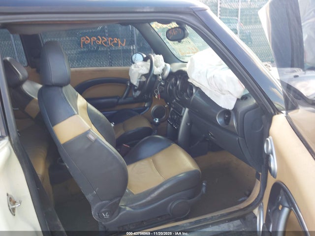 2005 MINI COOPER S WMWRE334X5TD91155 Photo 4