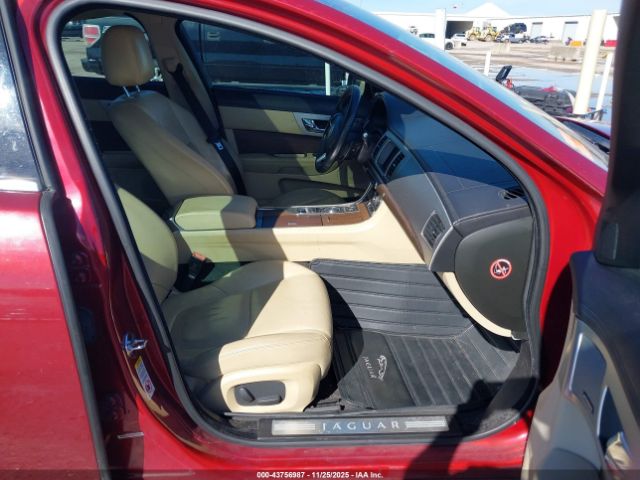 2013 JAGUAR XF SAJWA0ES4DPS99363 Photo 4